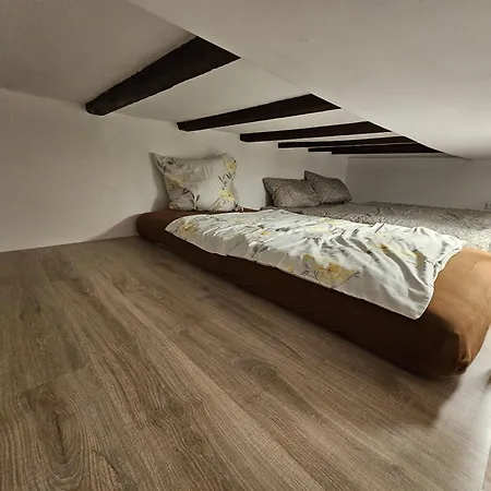 Zentral 2 * 杜伊斯堡